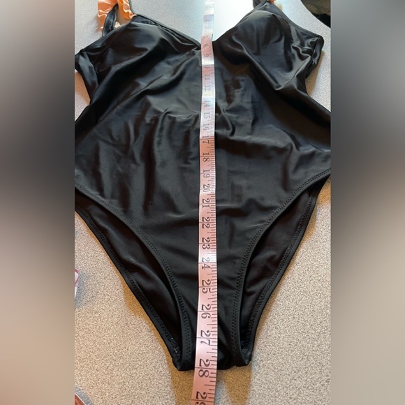 Cupshe Black & Peach Ruffled 1pc Swimsuit Size Large - Picture 11 of 13